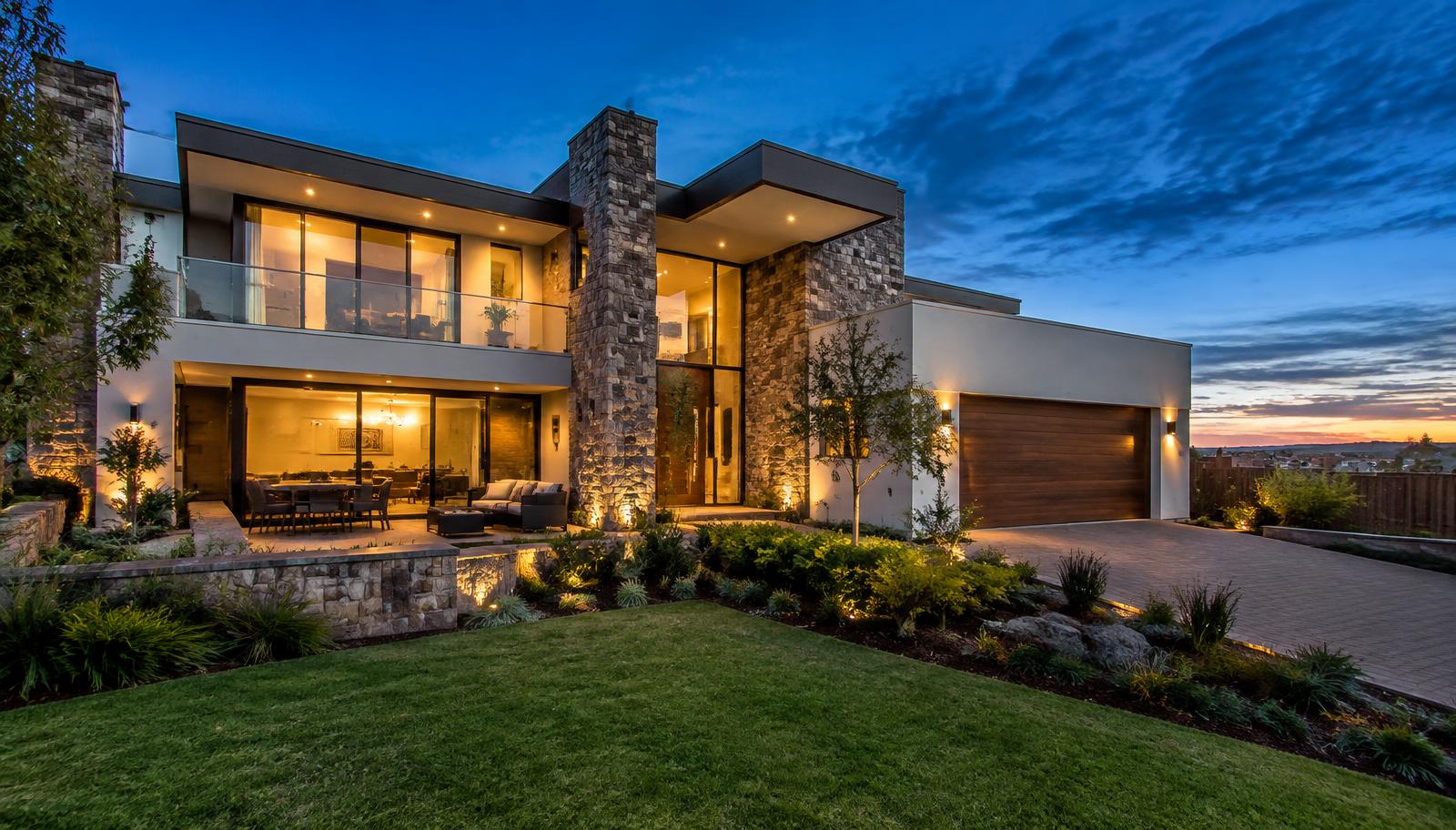 Modern house built by Luca Leo Projects
